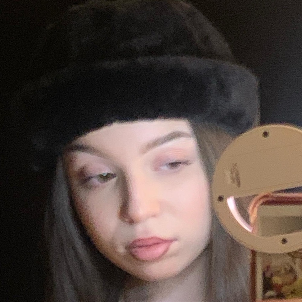 Meet your Posher, Anna